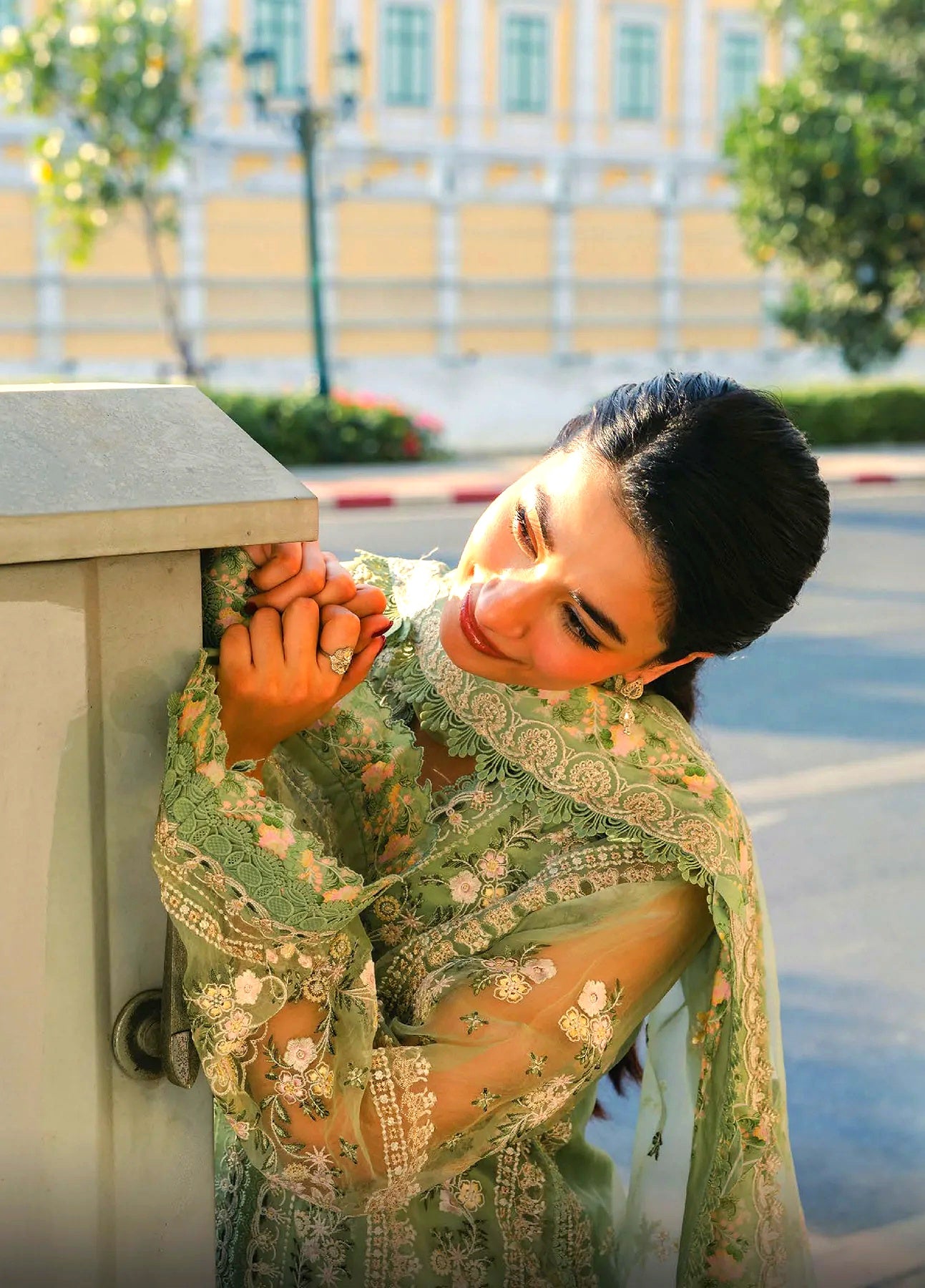 Mulaqat by Afrozeh Unstitched Embroidered Lawn 3 Piece Suit